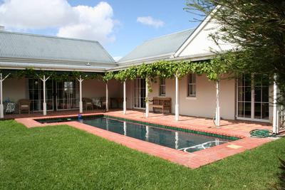 House For Rent in Steenberg Golf Estate, Cape Town
